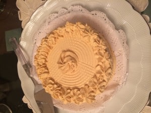 Torta de merengue con lúcuma