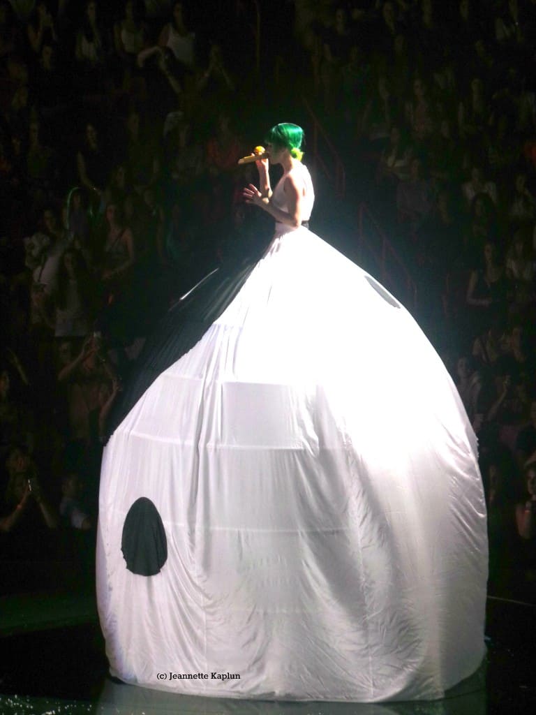 Katy Perry ying yang dress