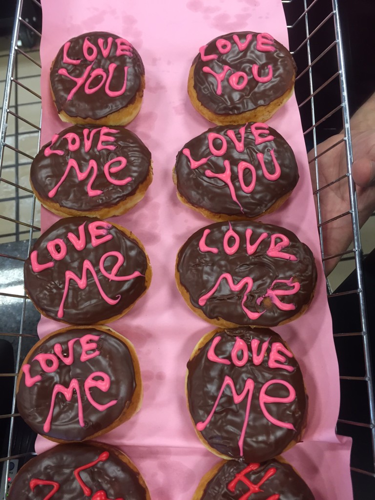 Donas del día del amor y la amistad en Dunkin' Donuts