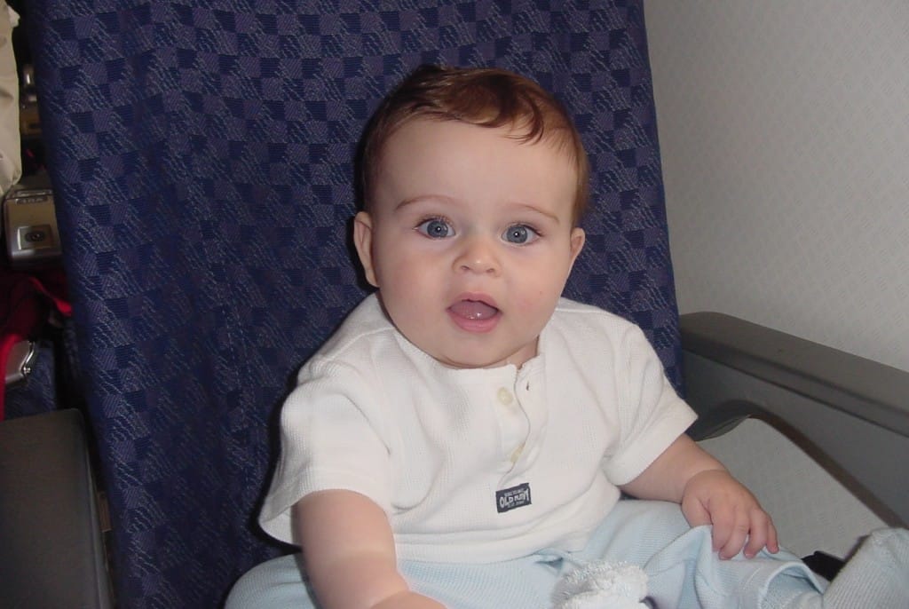 Bebé en avión