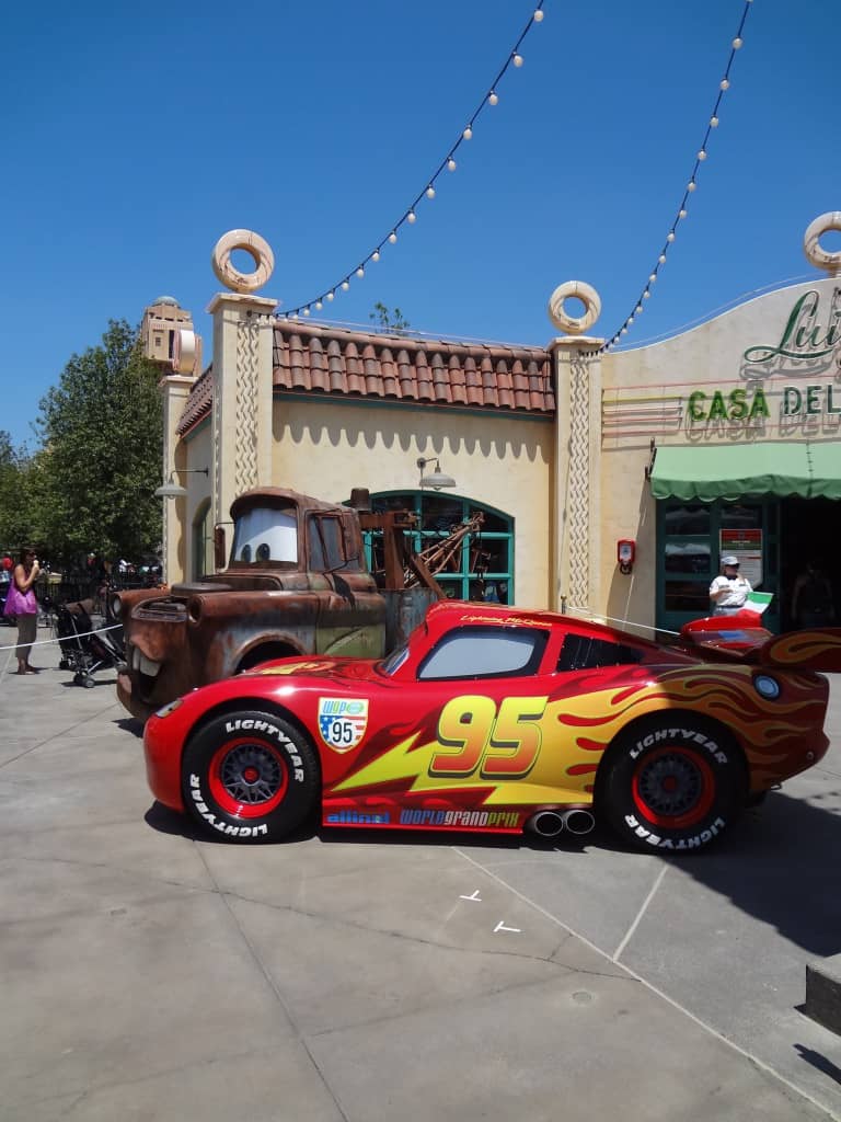 Lightning McQueen Mater Cars Land