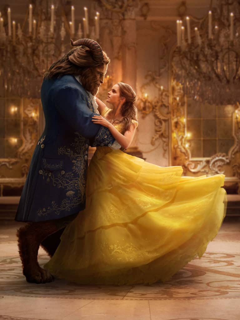 La bestia y Bella bailan en Beauty and the beast