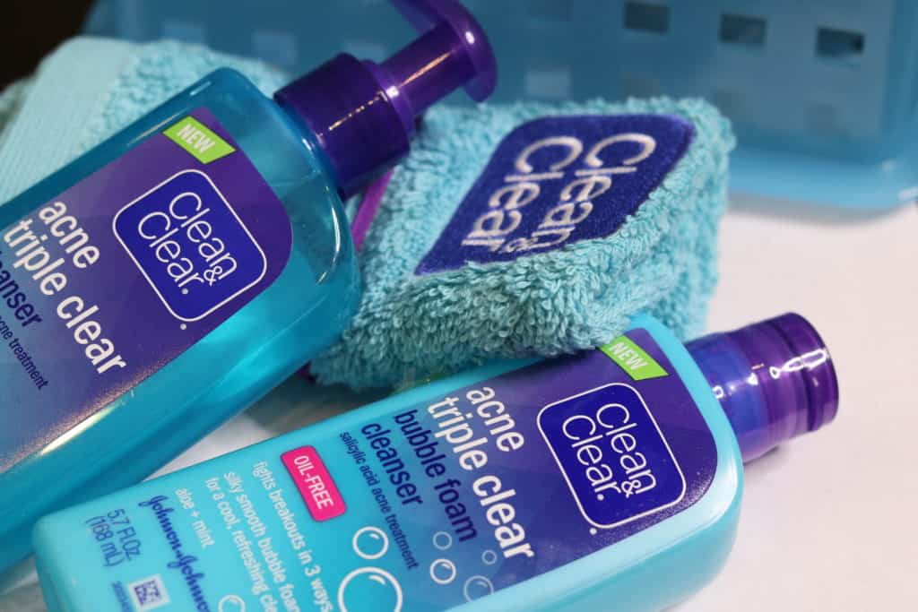 Clean and Clear tiene productos para cuidar la piel y prevenir el acne