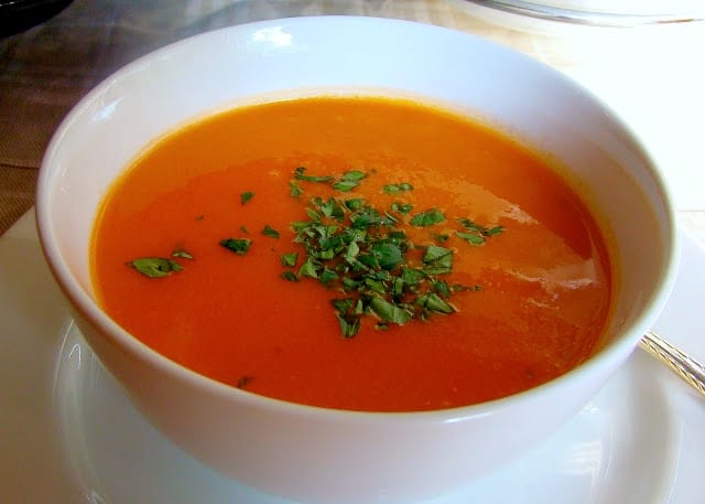 sopa de tomate con arroz, sopas que se preparan en 30 minutos
