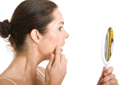 Tips para prevenir las arrugas y manchas de la edad