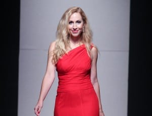 Jeannette Kaplun modela en Funkshion Fashion Week - Red Dress Fashion Show