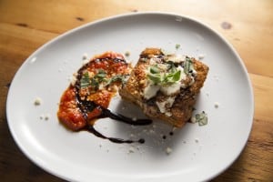 Receta de Bobby Flay de berenjena a la parmesana