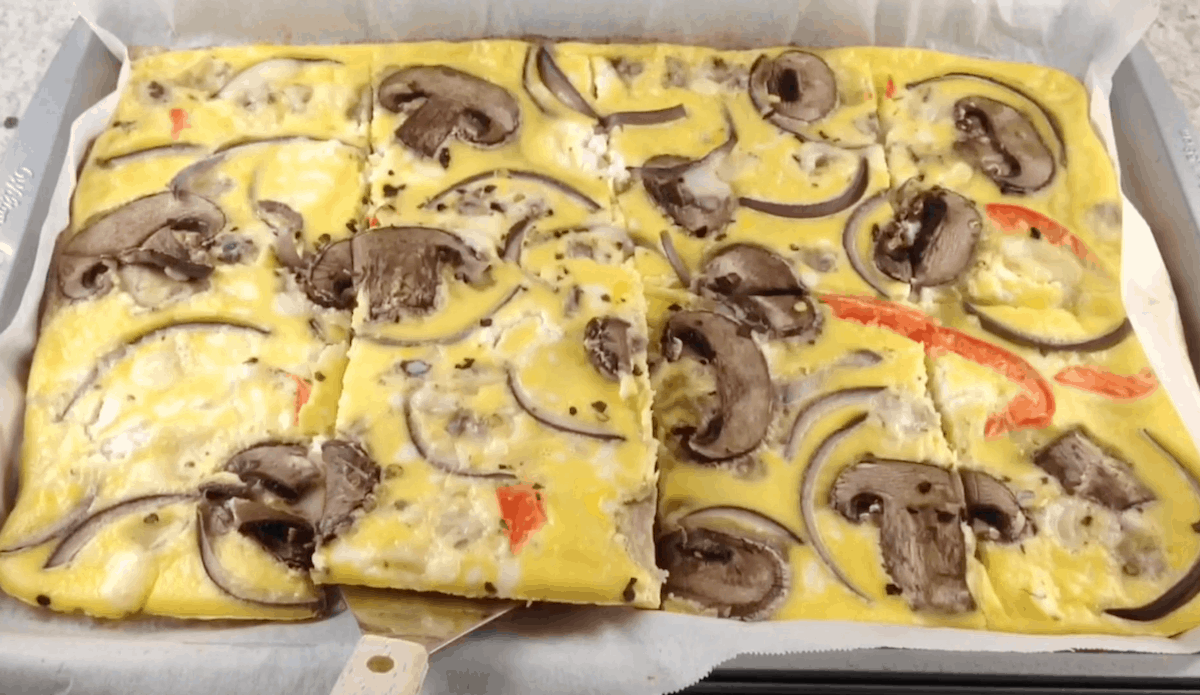 Receta saludable: omelette horneada de vegetales (VIDEO)