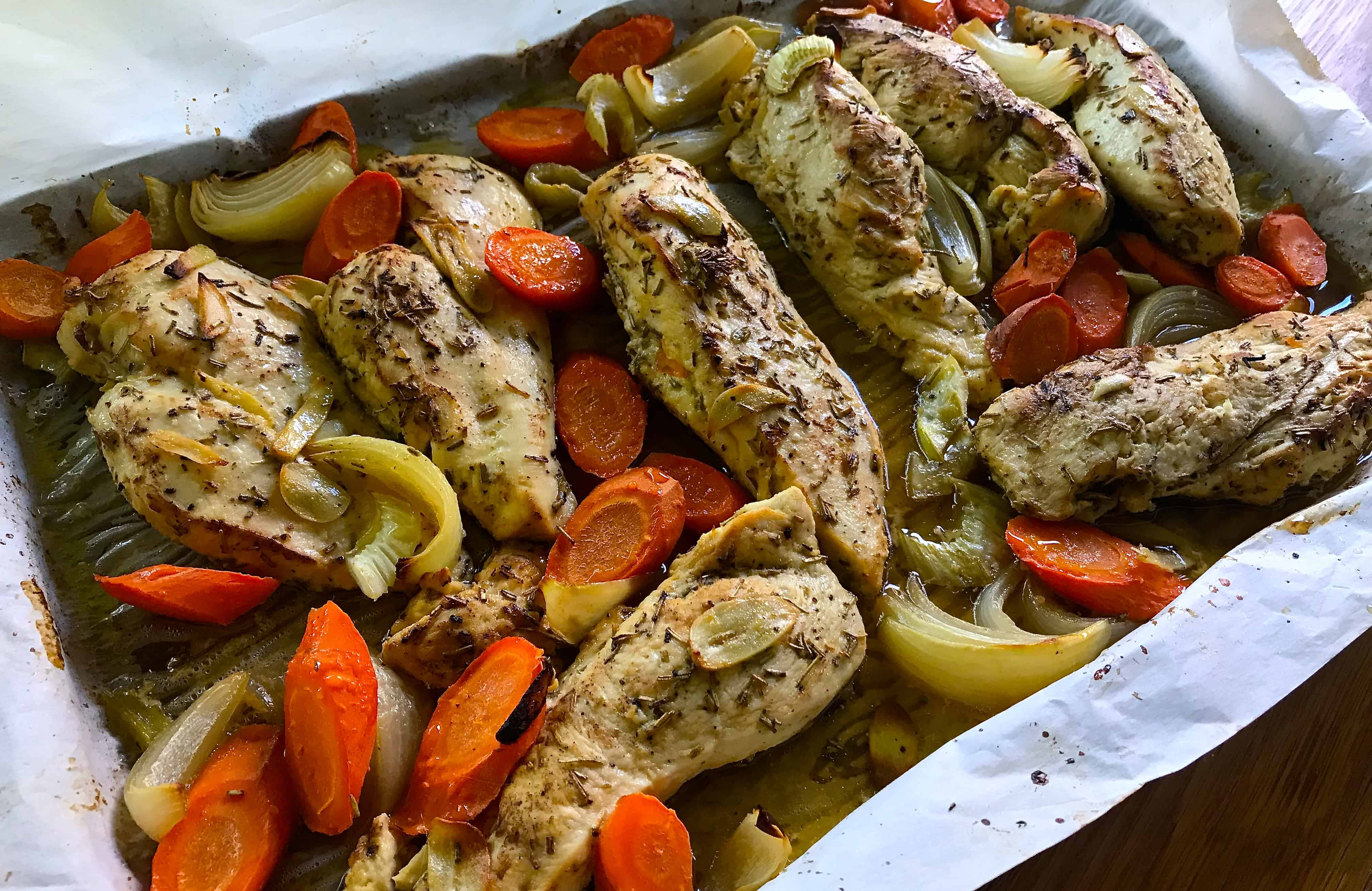Todos los secretos para preparar un delicioso pollo al horno con vegetales