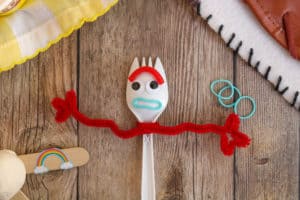 Cómo hacer a Forky con tus hijos