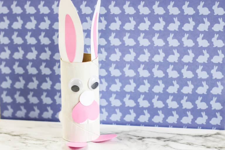 Cómo hacer un conejo de Pascua reciclando un rollo de papel higiénico