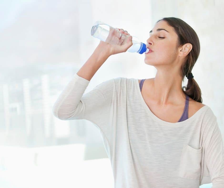 Cómo prevenir la deshidratación, insolación y el golpe de calor