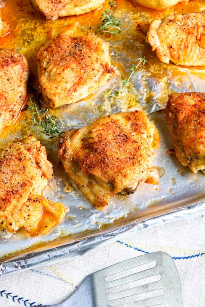 Estos muslos de pollo al horno son muy fáciles de preparar y quedan deliciosos