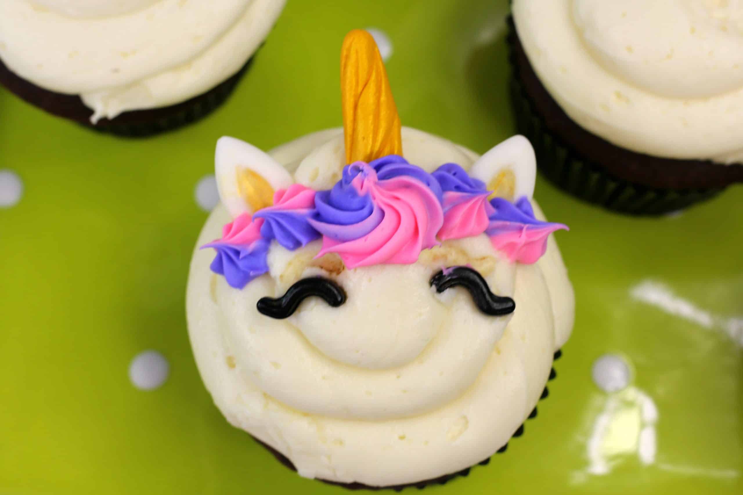 Cómo decorar cupcakes de unicornio